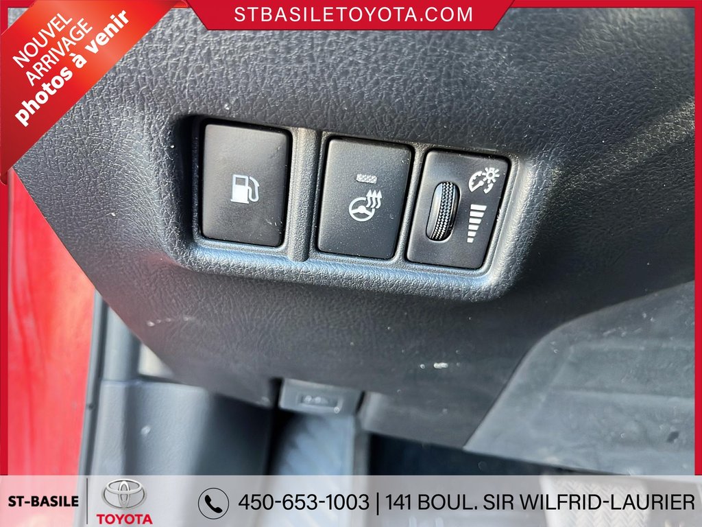 2021 Toyota C-HR LIMITED CUIR MAGS SIEGES CHAUFFANTS BLUETOOTH in Saint-Basile-Le-Grand, Quebec - 15 - w1024h768px