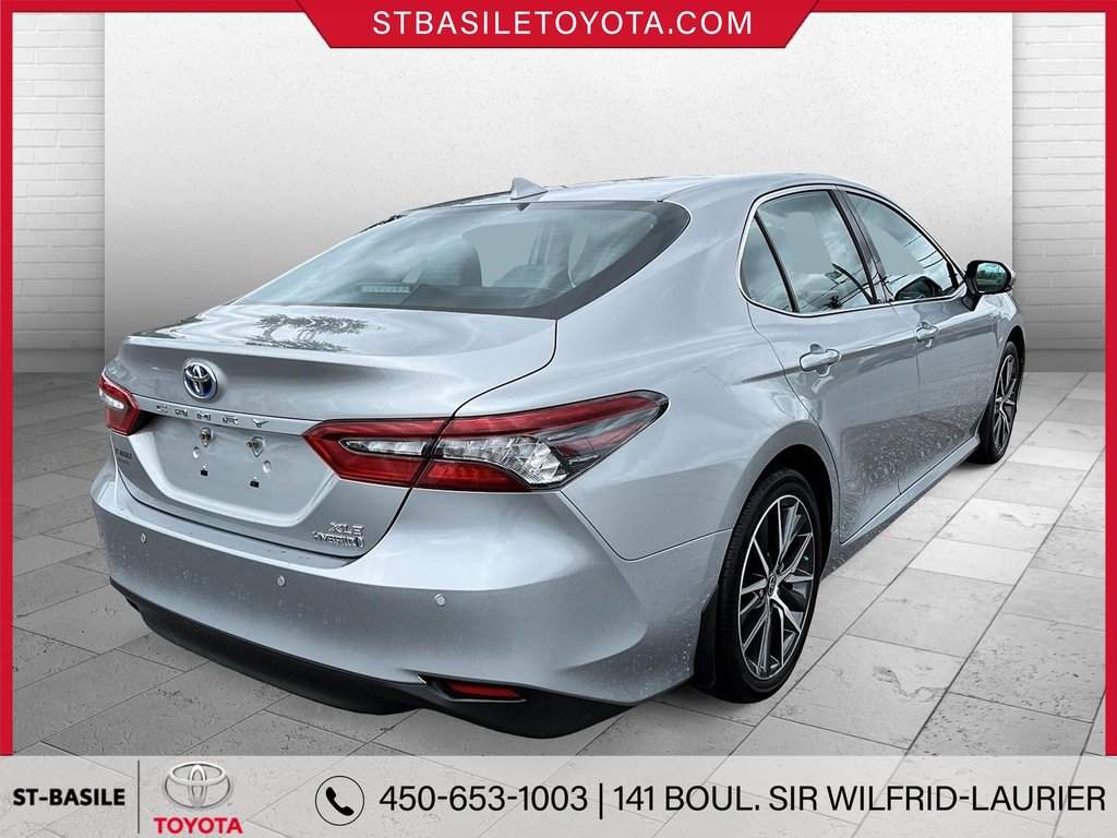 2021  Camry Hybrid XLE in Saint-Basile-Le-Grand, Quebec - 5 - w1024h768px