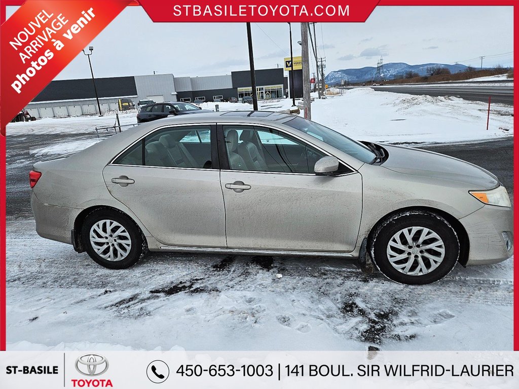 Toyota Camry XLE CUIR TOIT GPS AVERTISSEUR D’ANGLE MORT 2014 à Saint-Basile-Le-Grand, Québec - 4 - w1024h768px