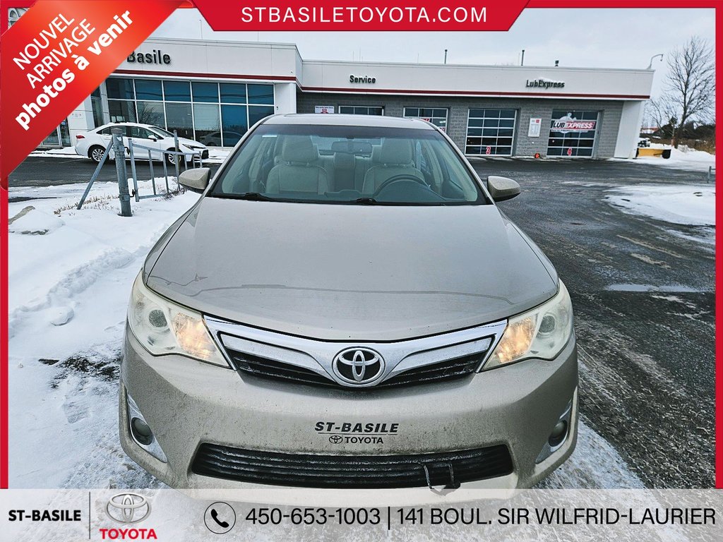 Toyota Camry XLE CUIR TOIT GPS AVERTISSEUR D’ANGLE MORT 2014 à Saint-Basile-Le-Grand, Québec - 2 - w1024h768px