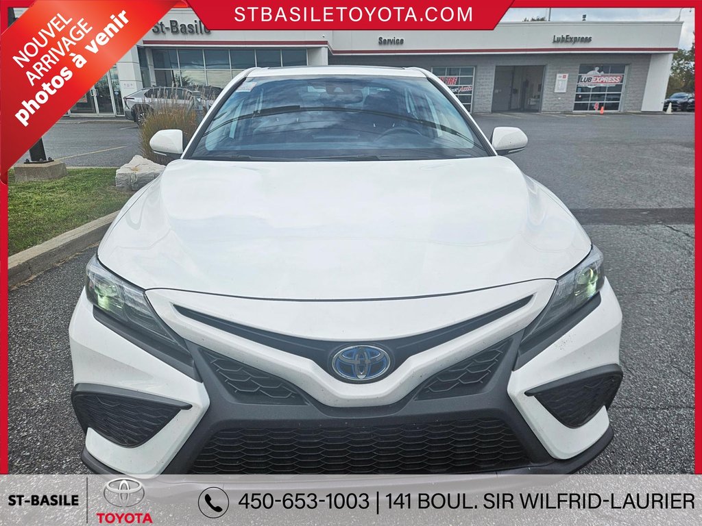 2023  Camry Hybrid SE MAGS CUIR TOIT OUVRANT CAMERA CARPLAY in Saint-Basile-Le-Grand, Quebec - 2 - w1024h768px