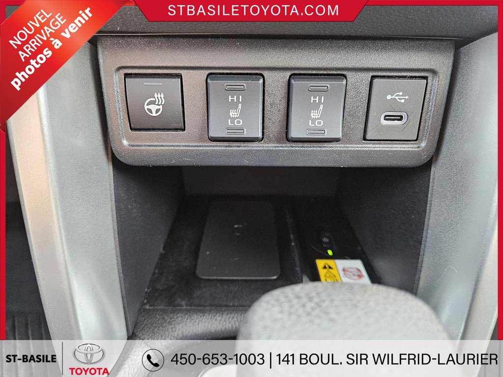 2023 Toyota COROLLA CROSS LE AWD PREMIUM VOLANT/SIEGES CHAUFFANT AUX in Saint-Basile-Le-Grand, Quebec - 13 - w1024h768px