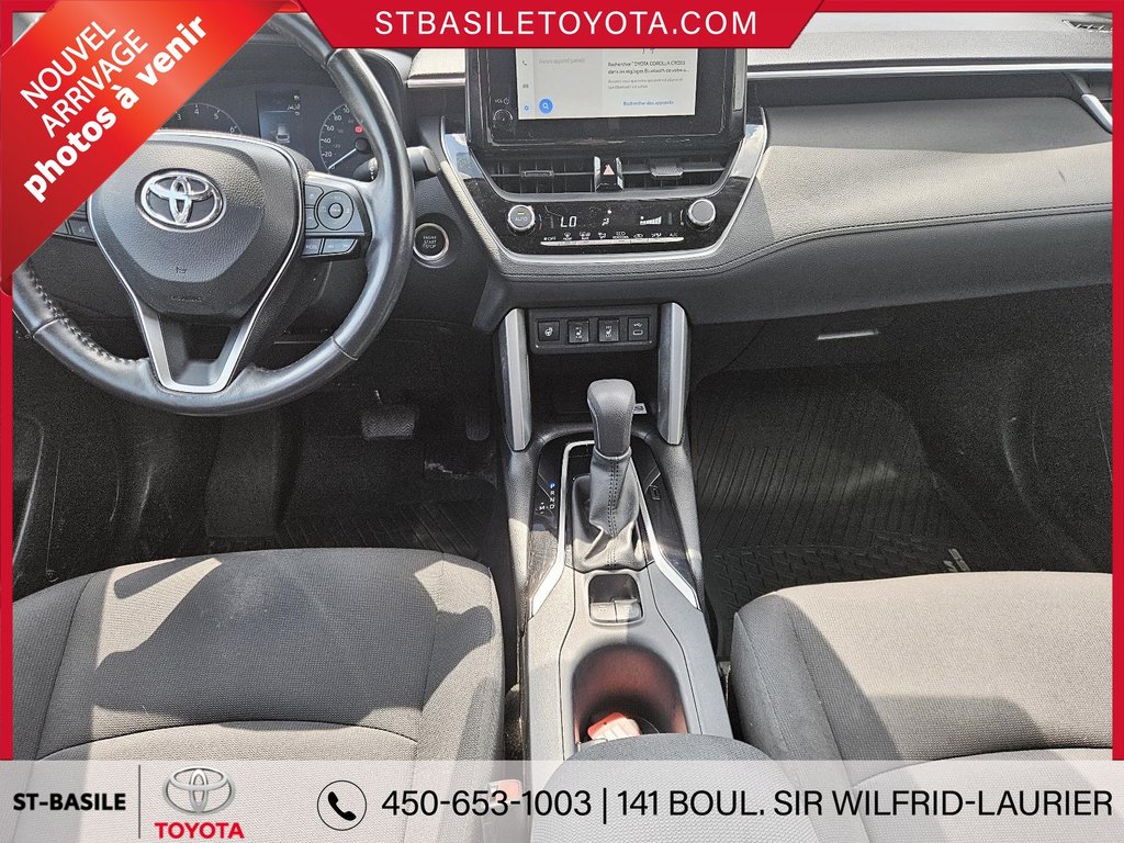 2023 Toyota COROLLA CROSS LE AWD PREMIUM VOLANT/SIEGES CHAUFFANT AUX in Saint-Basile-Le-Grand, Quebec - 9 - w1024h768px