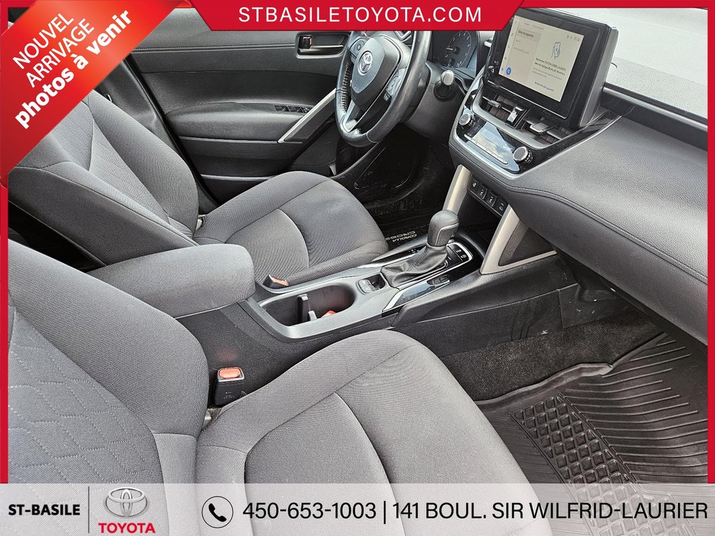 2023 Toyota COROLLA CROSS LE AWD PREMIUM VOLANT/SIEGES CHAUFFANT AUX in Saint-Basile-Le-Grand, Quebec - 8 - w1024h768px