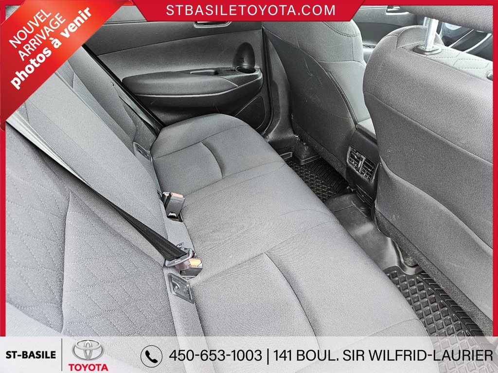 2023 Toyota COROLLA CROSS LE AWD PREMIUM VOLANT/SIEGES CHAUFFANT AUX in Saint-Basile-Le-Grand, Quebec - 7 - w1024h768px