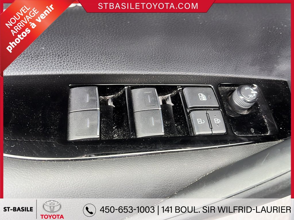 Toyota Corolla Hatchback SE AMÉLIORÉ MAGS SIEGES/VOLANT CHAUFFANTS CARPLAY 2022 à Saint-Basile-Le-Grand, Québec - 13 - w1024h768px