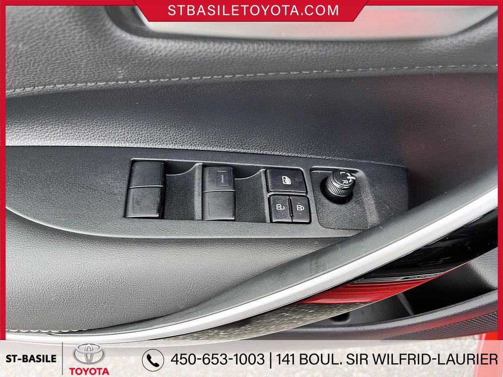 Toyota COROLLA HYBRIDE LE PREMIUM INTERIEUR CUIR VOLANT SIEGES CHAUFFANT 2020 à Saint-Basile-Le-Grand, Québec - 17 - w1024h768px