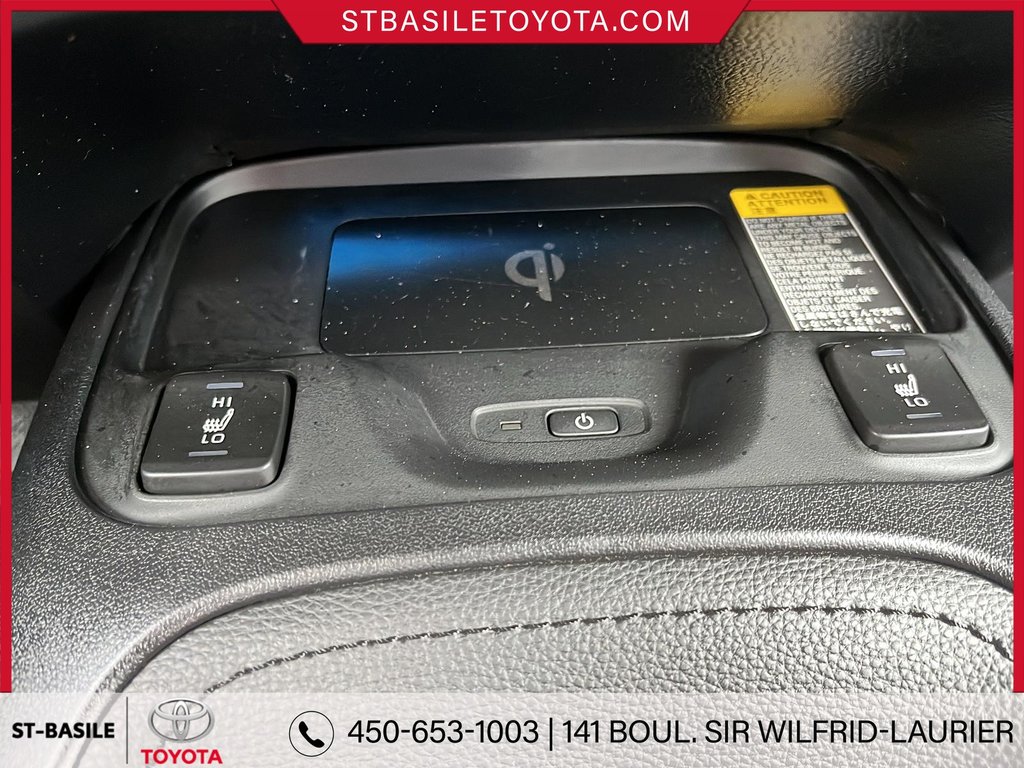 Toyota COROLLA HYBRIDE LE PREMIUM INTERIEUR CUIR VOLANT SIEGES CHAUFFANT 2020 à Saint-Basile-Le-Grand, Québec - 24 - w1024h768px