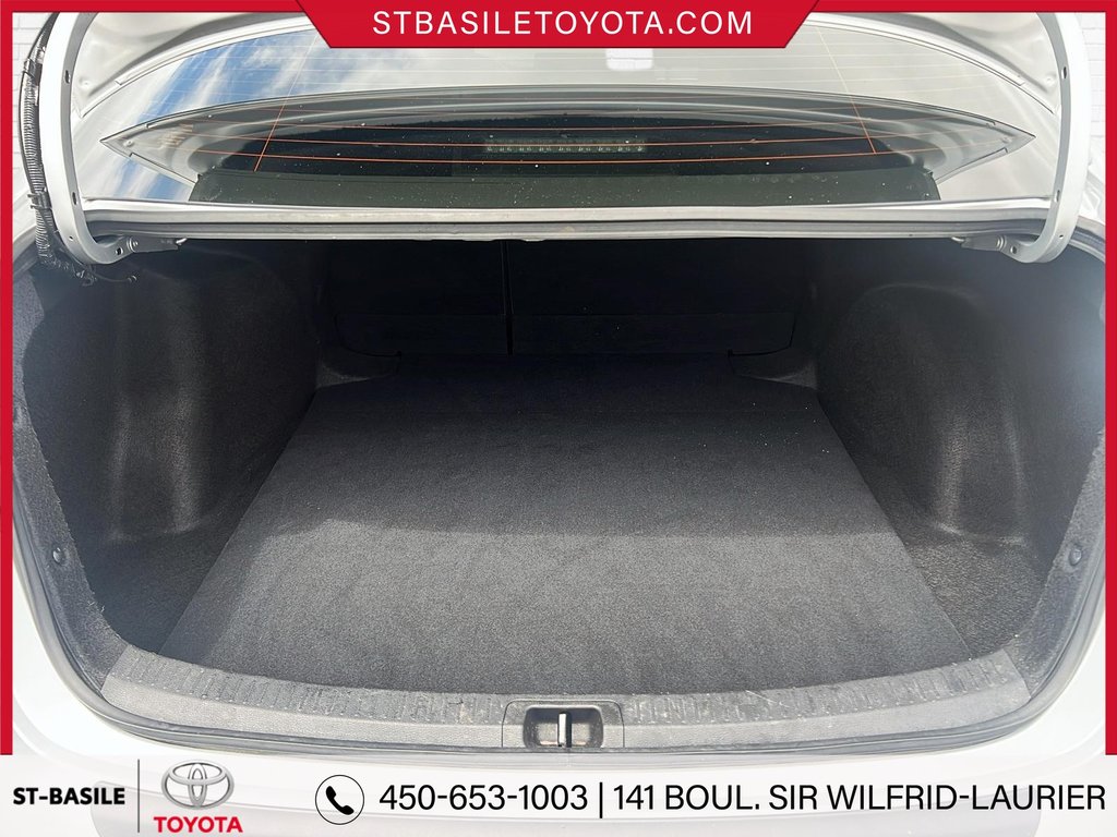 Toyota COROLLA HYBRIDE SE AWD TOIT OUVRANT SIÈGES/VOLANT CHAUFFANT 2023 à Saint-Basile-Le-Grand, Québec - 9 - w1024h768px
