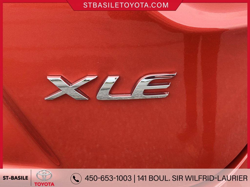 2020  Corolla XLE VOLANT/SIEGES CHAUFFANT TOIT MAG AUX in Saint-Basile-Le-Grand, Quebec - 8 - w1024h768px