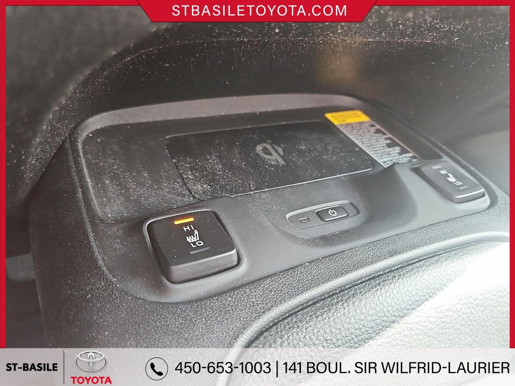 Toyota COROLLA HYBRIDE SE AWD VOLANT/SIEGES CHAUFFANTS CARPLAY 2023 à Saint-Basile-Le-Grand, Québec - 24 - w1024h768px
