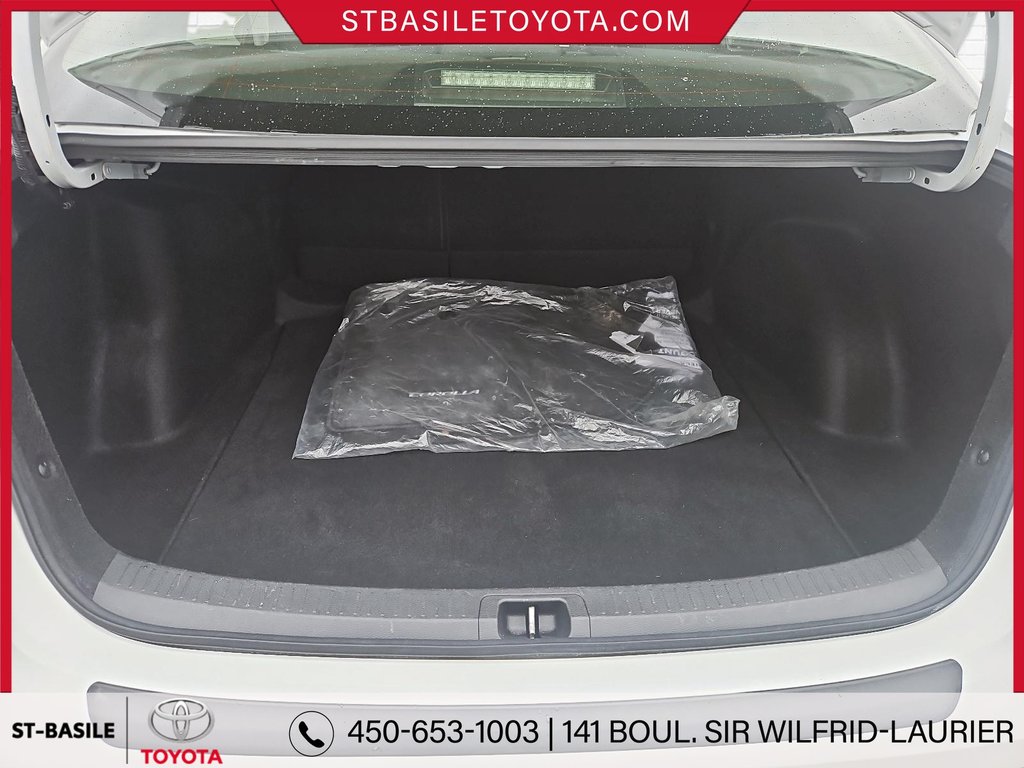 Toyota COROLLA HYBRIDE LE SIÈGES/VOLANT CHAUFFANT BLUETOOTH MAGS 2023 à Saint-Basile-Le-Grand, Québec - 11 - w1024h768px