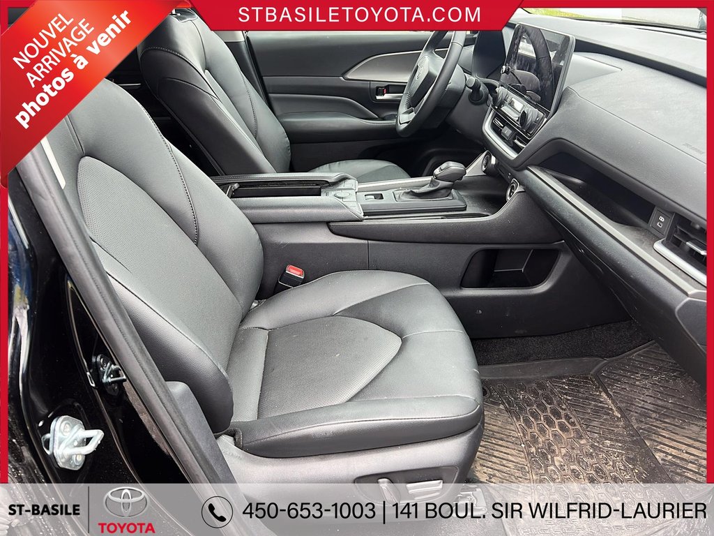 Toyota Grand Highlander XLE INTERIEUR EN CUIR SIEGES/VOLANT CHAUFFANT 2024 à Saint-Basile-Le-Grand, Québec - 8 - w1024h768px