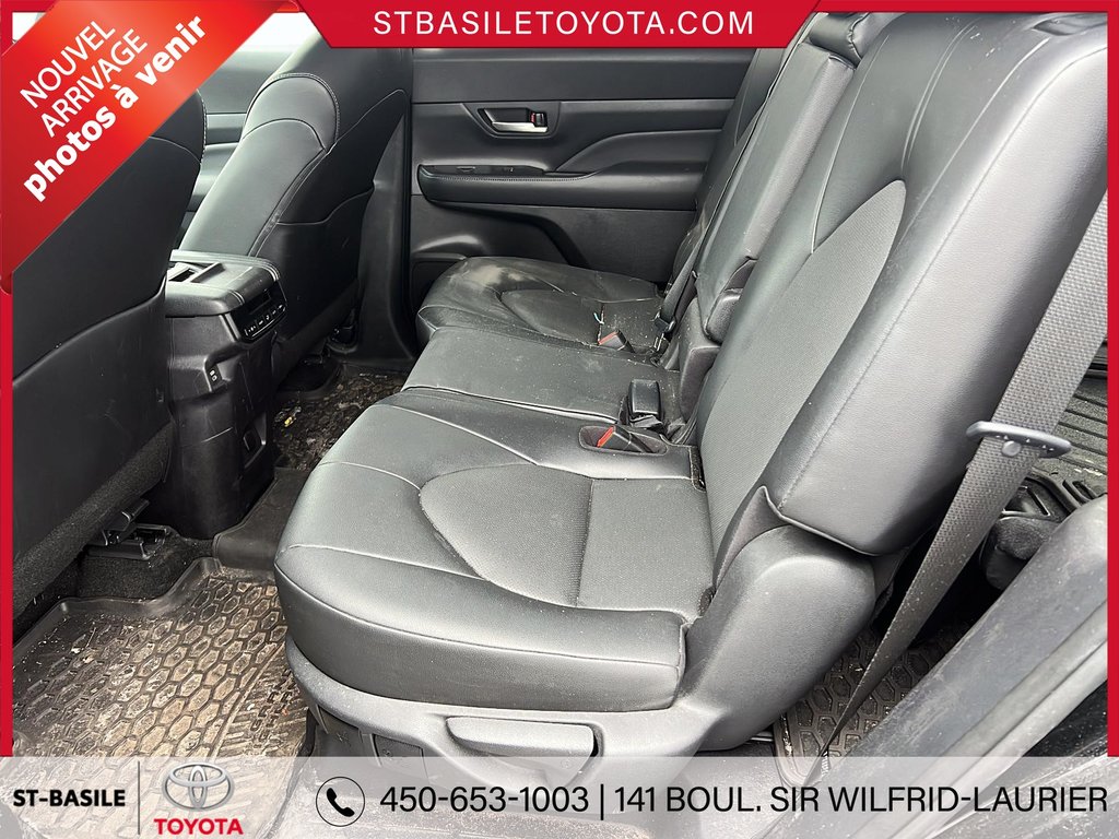 Toyota Grand Highlander XLE INTERIEUR EN CUIR SIEGES/VOLANT CHAUFFANT 2024 à Saint-Basile-Le-Grand, Québec - 9 - w1024h768px
