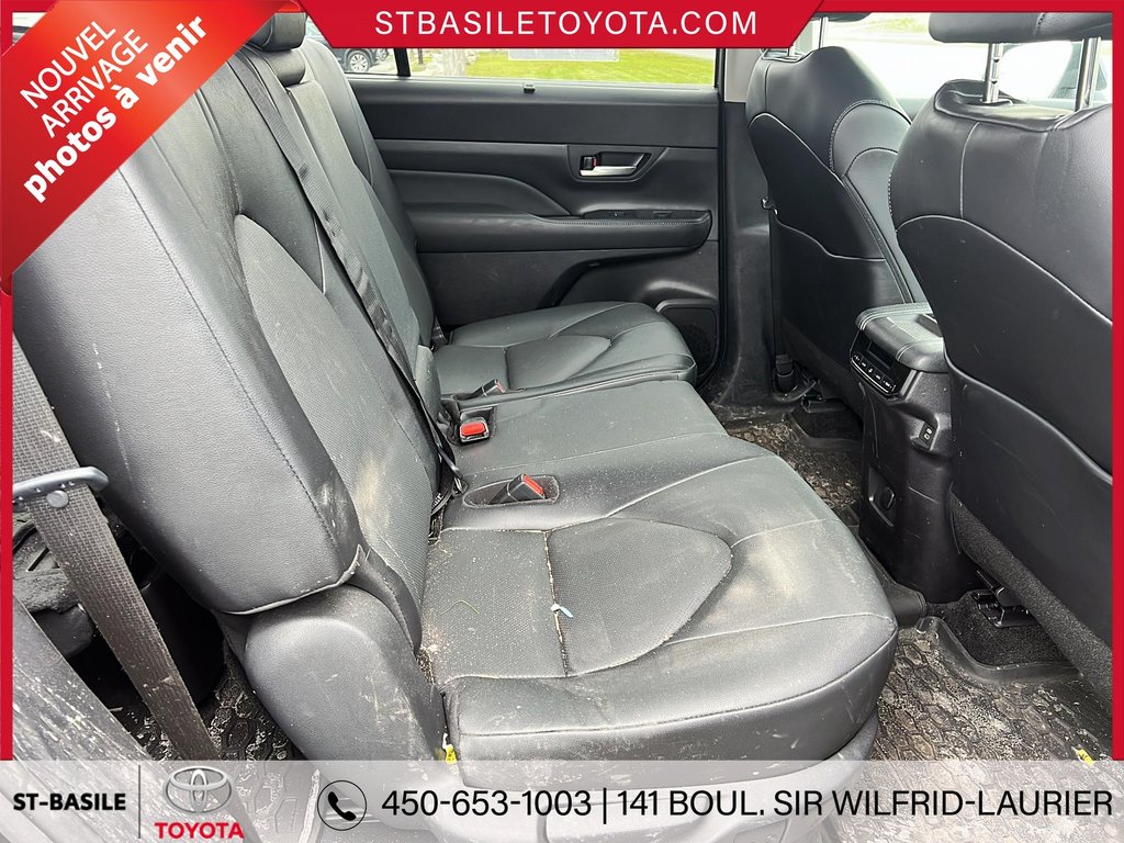 Toyota Grand Highlander XLE INTERIEUR EN CUIR SIEGES/VOLANT CHAUFFANT 2024 à Saint-Basile-Le-Grand, Québec - 10 - w1024h768px