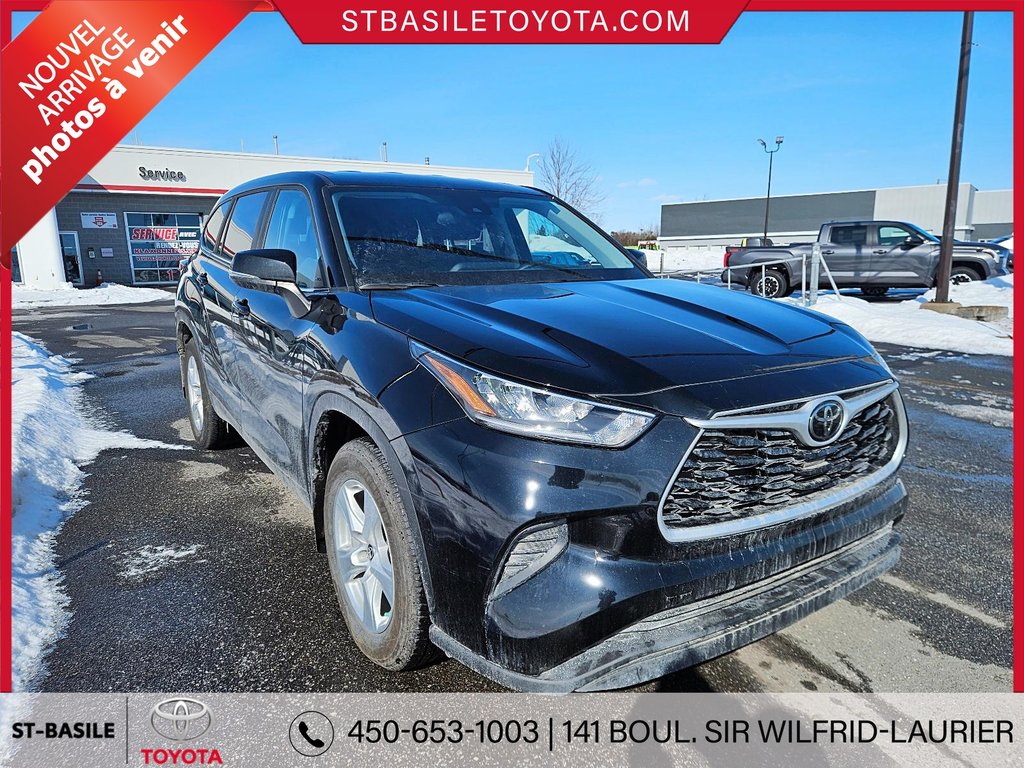 2023 Toyota Highlander LE AWD 8 PASS MAGS SIÈGES CHAUFFANTS APPLE ANDROID in Saint-Basile-Le-Grand, Quebec - 3 - w1024h768px