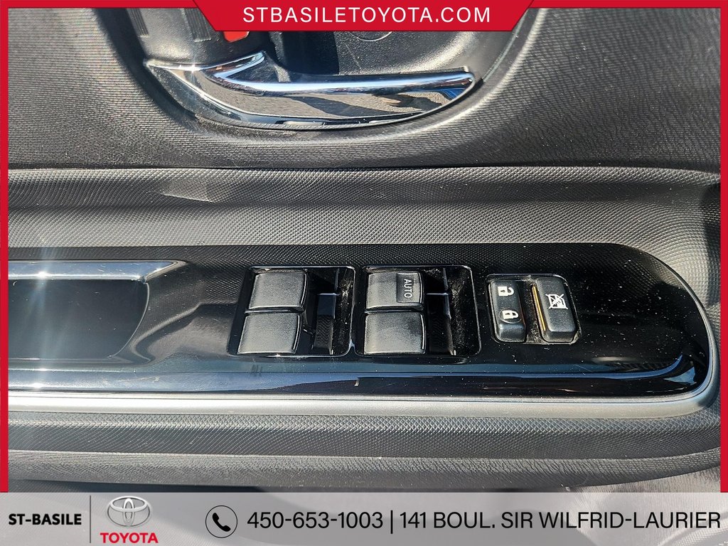 2015 Toyota Prius C HYBRIDE AIR CLIMATISÉ GROUPE ÉLECTRIQUE in Saint-Basile-Le-Grand, Quebec - 12 - w1024h768px