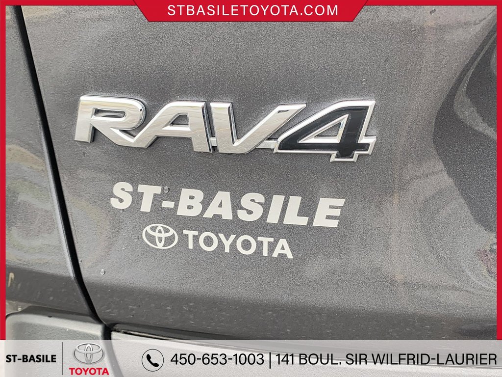 2022  RAV4 Hybrid LE AWD SIEGES CHAUFFANTS CAMERA DE RECUL in Saint-Basile-Le-Grand, Quebec - 7 - w1024h768px