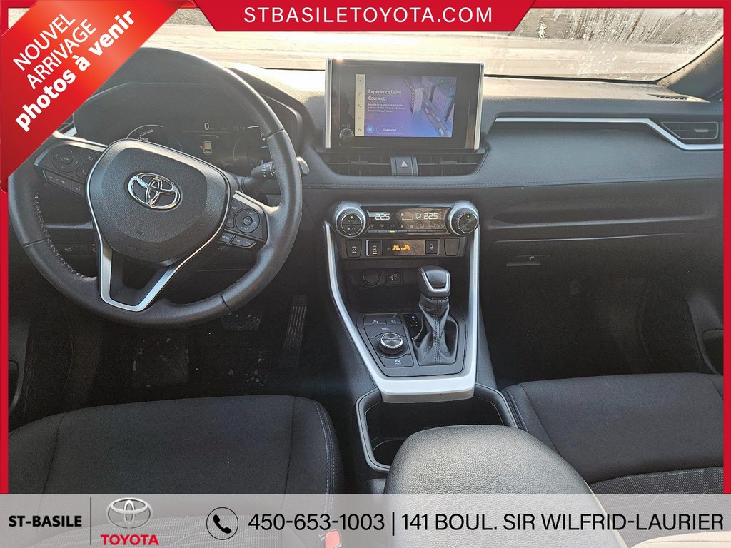 Toyota RAV4 Hybrid SE AWD MAGS TOIT CAMERA APPLE CARPLAY 2023 à Saint-Basile-Le-Grand, Québec - 16 - w1024h768px