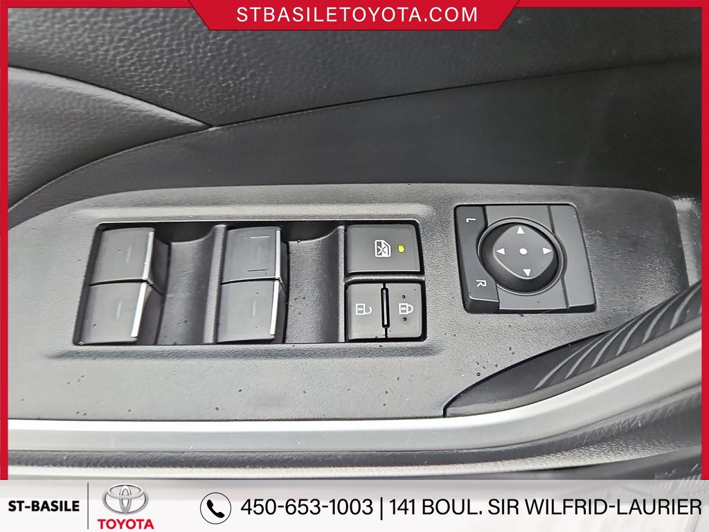 2023 Toyota RAV4 Hybrid SE AWD MAGS TOIT CAMERA APPLE CARPLAY in Saint-Basile-Le-Grand, Quebec - 18 - w1024h768px