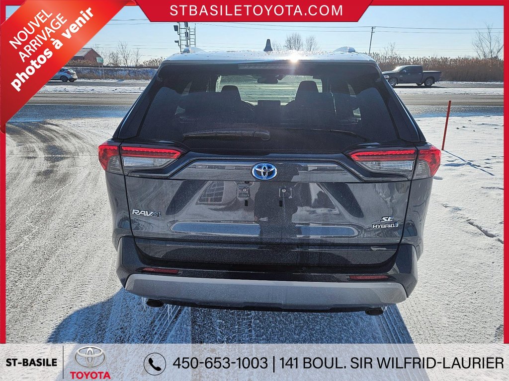 Toyota RAV4 Hybrid SE AWD MAGS TOIT CAMERA APPLE CARPLAY 2023 à Saint-Basile-Le-Grand, Québec - 6 - w1024h768px