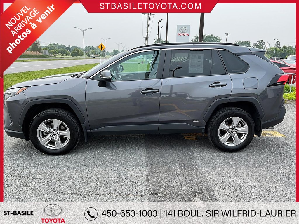 Toyota RAV4 Hybrid XLE AWD TOIT SIEGES ET VOLANT CHAUFFANT CAMERA 2023 à Saint-Basile-Le-Grand, Québec - 10 - w1024h768px
