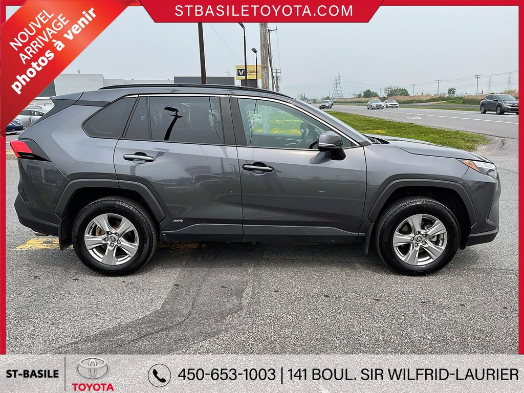 Toyota RAV4 Hybrid XLE AWD TOIT SIEGES ET VOLANT CHAUFFANT CAMERA 2023 à Saint-Basile-Le-Grand, Québec - 4 - w1024h768px
