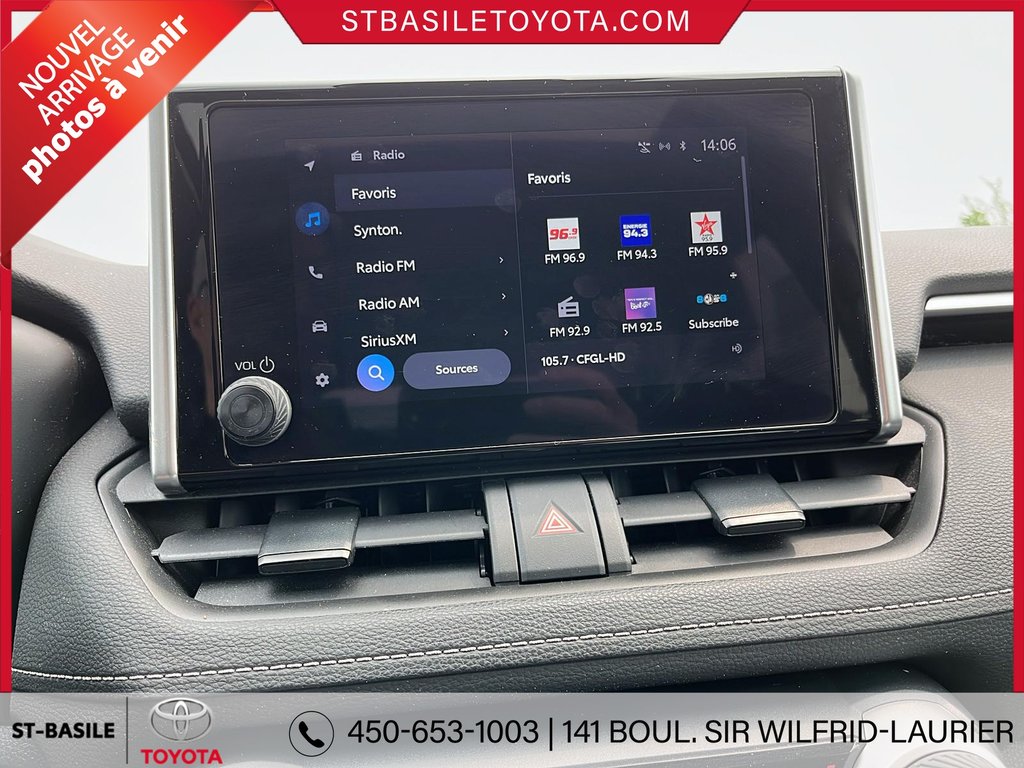 Toyota RAV4 Hybrid XLE AWD TOIT SIEGES ET VOLANT CHAUFFANT CAMERA 2023 à Saint-Basile-Le-Grand, Québec - 24 - w1024h768px