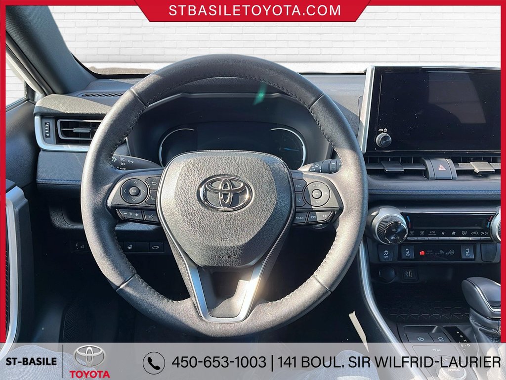 2024 Toyota RAV4 Hybrid SE AWD CUIR MAGS TOIT BLUETOOTH CAMERA in Saint-Basile-Le-Grand, Quebec - 19 - w1024h768px