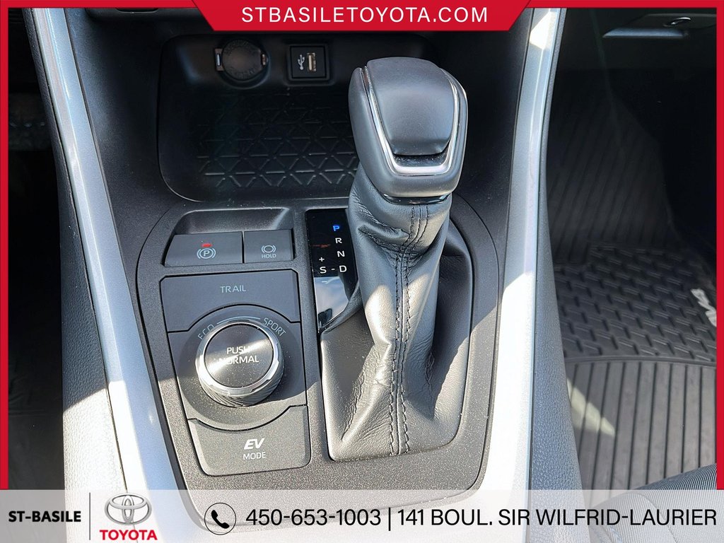 2024 Toyota RAV4 Hybrid SE AWD CUIR MAGS TOIT BLUETOOTH CAMERA in Saint-Basile-Le-Grand, Quebec - 22 - w1024h768px