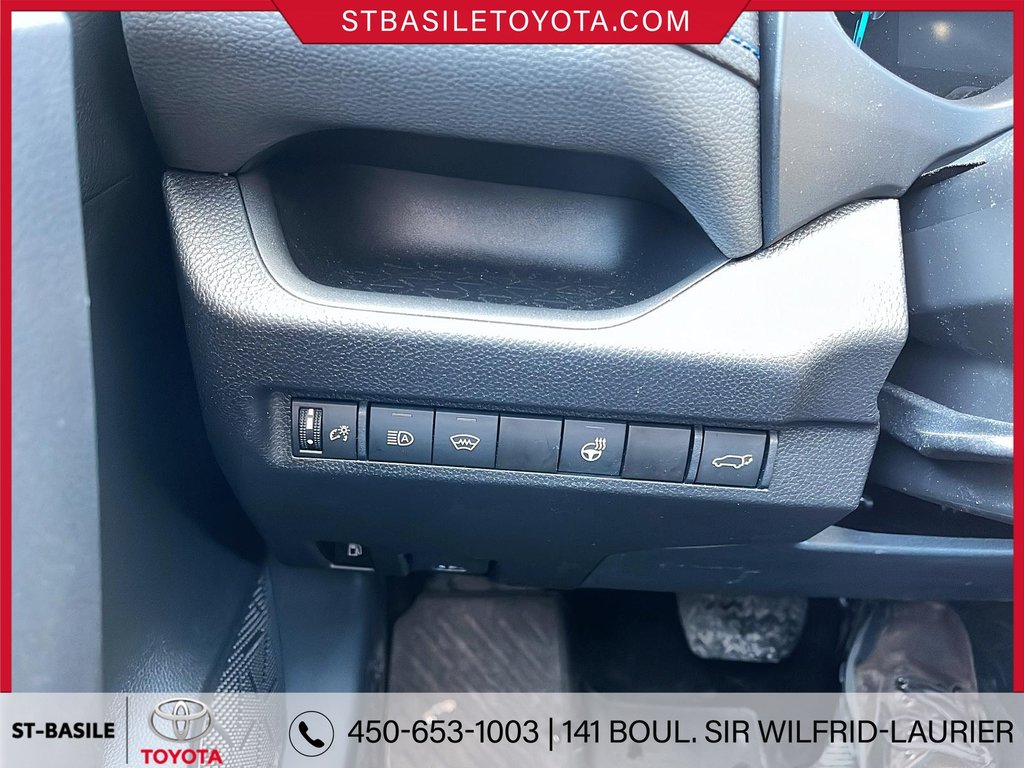 2024 Toyota RAV4 Hybrid SE AWD CUIR MAGS TOIT BLUETOOTH CAMERA in Saint-Basile-Le-Grand, Quebec - 18 - w1024h768px