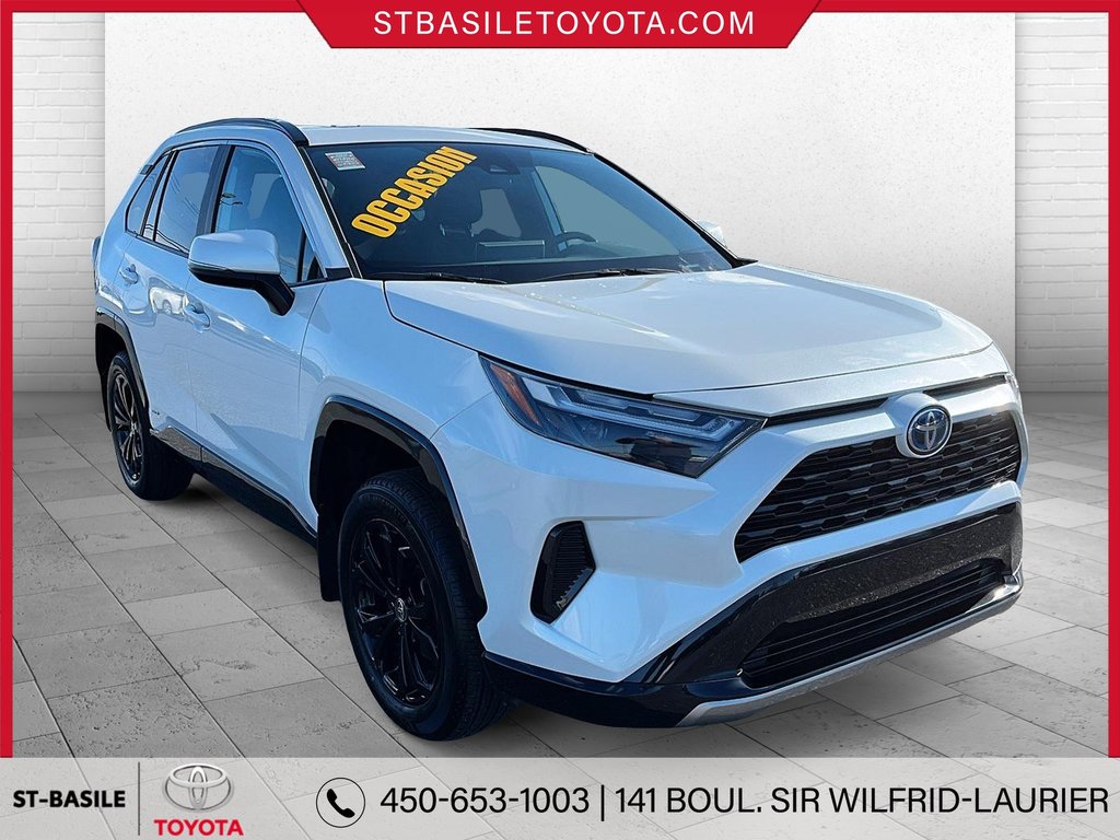 2024 Toyota RAV4 Hybrid SE AWD CUIR MAGS TOIT BLUETOOTH CAMERA in Saint-Basile-Le-Grand, Quebec - 3 - w1024h768px