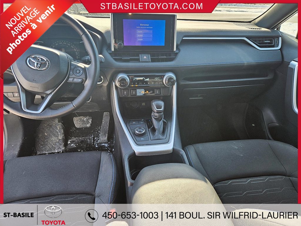 Toyota RAV4 Hybrid SE AWD CUIR MAGS TOIT BLUETOOTH CAMERA 2024 à Saint-Basile-Le-Grand, Québec - 15 - w1024h768px