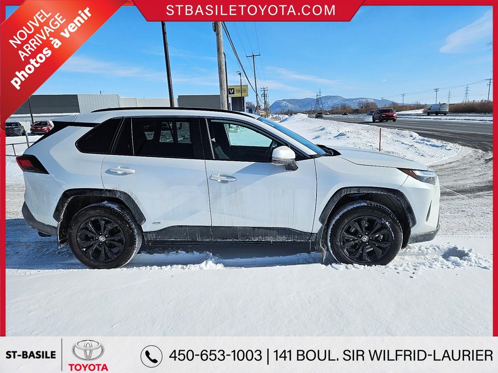 Toyota RAV4 Hybrid SE AWD CUIR MAGS TOIT BLUETOOTH CAMERA 2024 à Saint-Basile-Le-Grand, Québec - 4 - w1024h768px