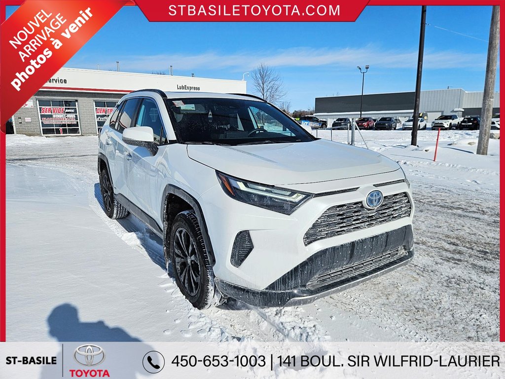 Toyota RAV4 Hybrid SE AWD CUIR MAGS TOIT BLUETOOTH CAMERA 2024 à Saint-Basile-Le-Grand, Québec - 3 - w1024h768px