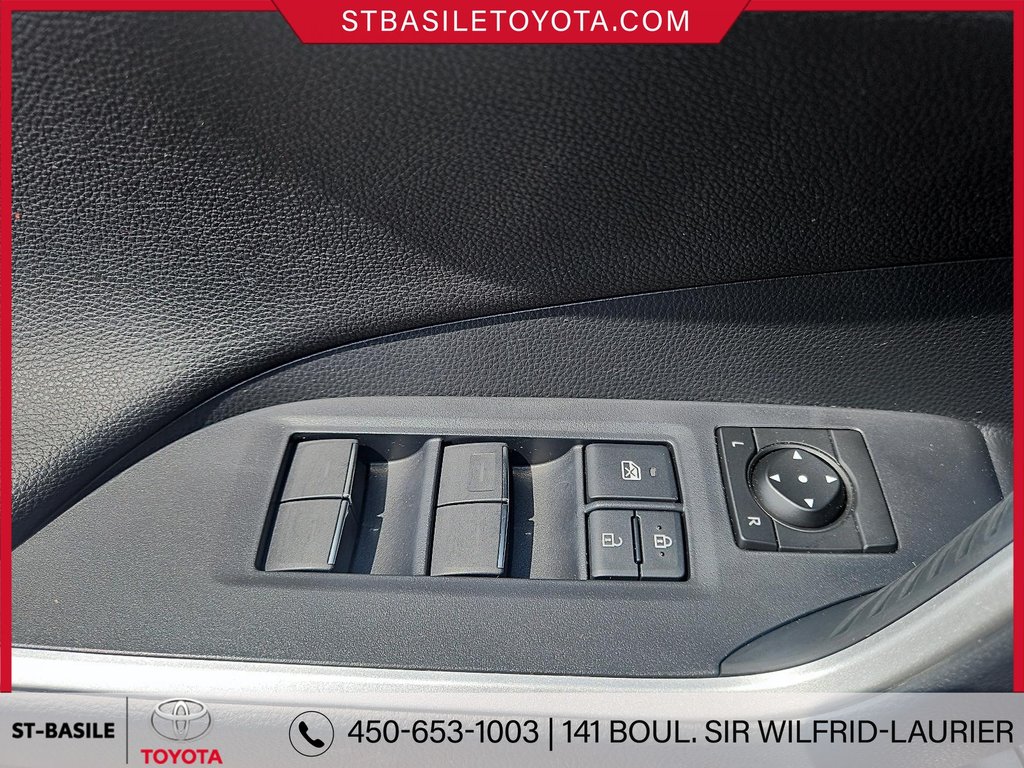 Toyota RAV4 Prime XSE AWD PLUG IN CUIR TOIT MAGS APPLE ANDROID 2023 à Saint-Basile-Le-Grand, Québec - 15 - w1024h768px