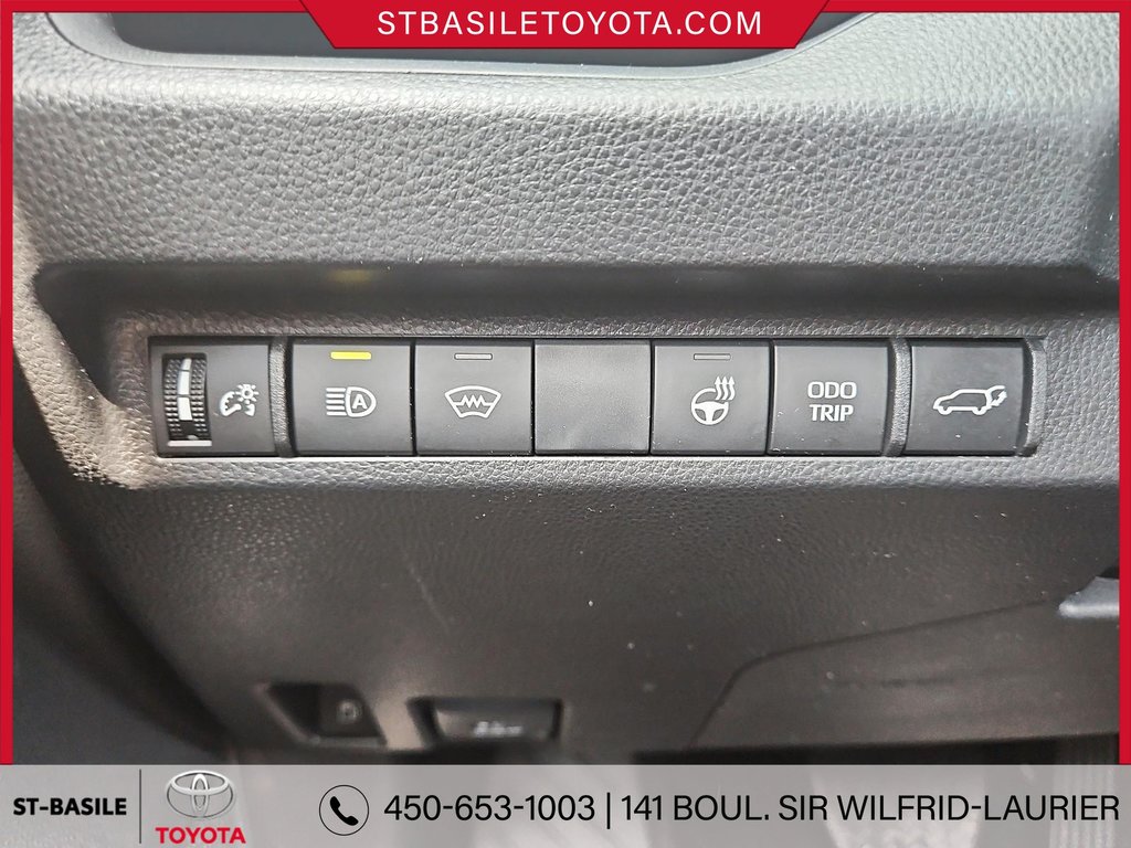 Toyota RAV4 Prime XSE AWD PLUG IN CUIR TOIT MAGS APPLE ANDROID 2023 à Saint-Basile-Le-Grand, Québec - 17 - w1024h768px