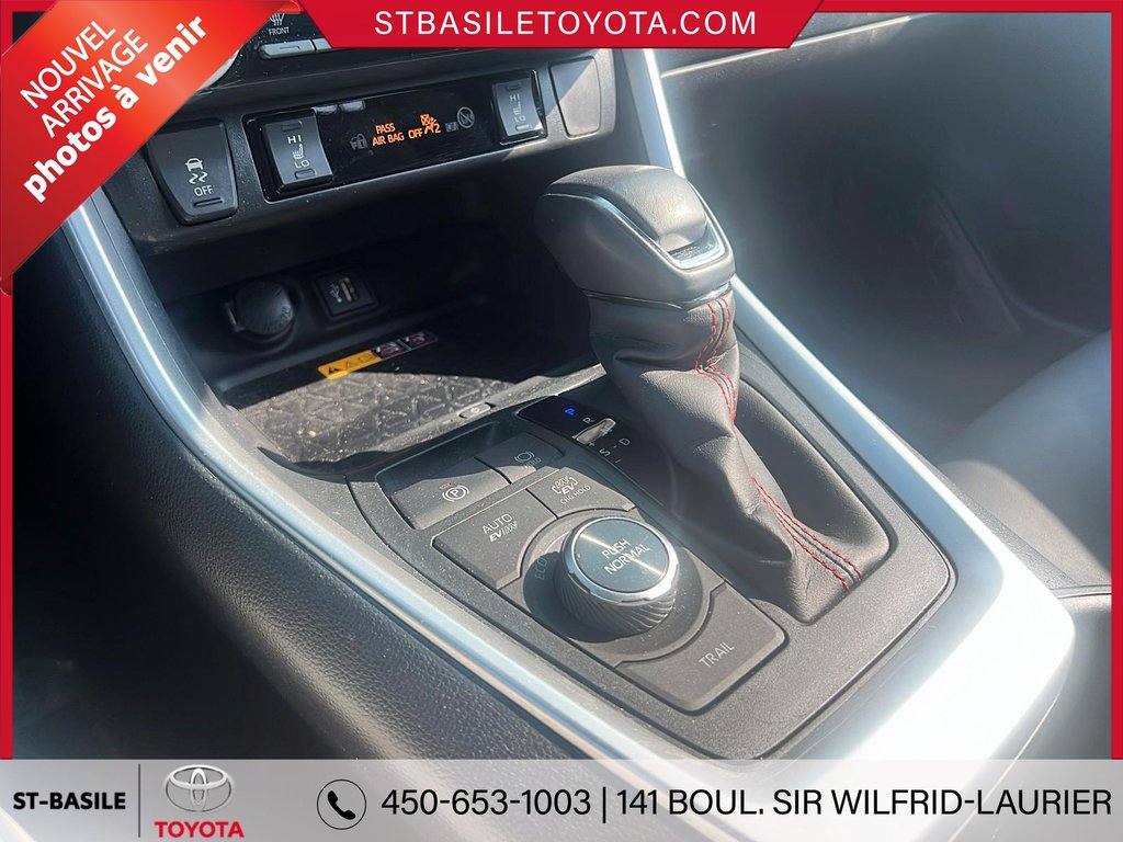 Toyota RAV4 Prime XSE AWD PLUG IN CUIR TOIT MAGS APPLE ANDROID 2023 à Saint-Basile-Le-Grand, Québec - 18 - w1024h768px
