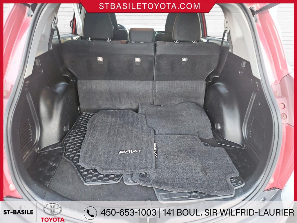 RAV4 XLE AWD MAGS TOIT SIEGES CHAUFFANTS CAMERA RECUL 2015 à Saint-Basile-Le-Grand, Québec - 11 - w1024h768px