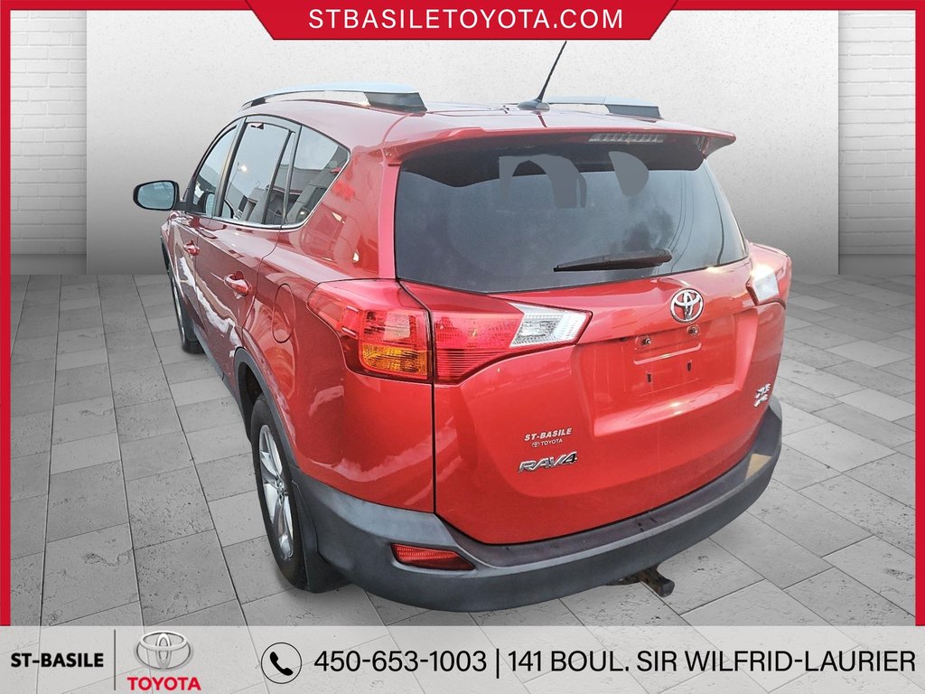 RAV4 XLE AWD MAGS TOIT SIEGES CHAUFFANTS CAMERA RECUL 2015 à Saint-Basile-Le-Grand, Québec - 9 - w1024h768px