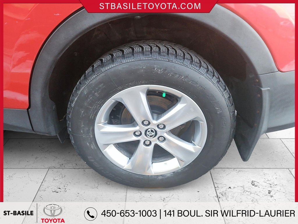 RAV4 XLE AWD MAGS TOIT SIEGES CHAUFFANTS CAMERA RECUL 2015 à Saint-Basile-Le-Grand, Québec - 12 - w1024h768px