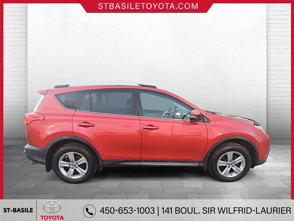 RAV4 XLE AWD MAGS TOIT SIEGES CHAUFFANTS CAMERA RECUL 2015 à Saint-Basile-Le-Grand, Québec - 4 - w1024h768px