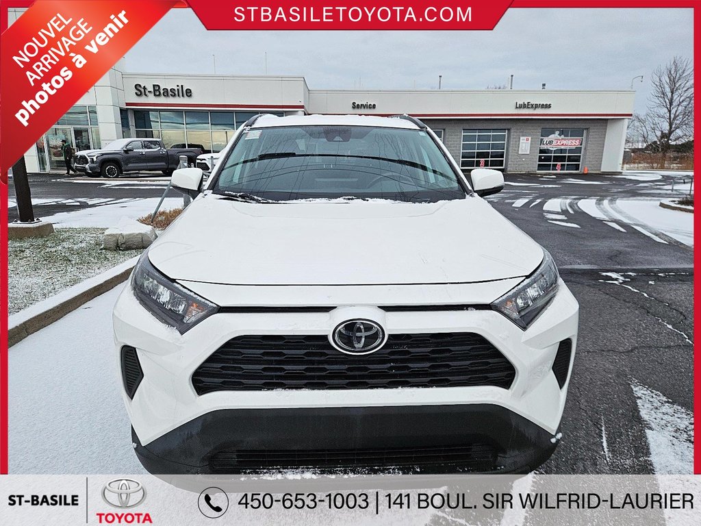 2019  RAV4 LE FWD CAMERA SIEGES CHAUFFANTS APPLE CARPLAY USB in Saint-Basile-Le-Grand, Quebec - 2 - w1024h768px