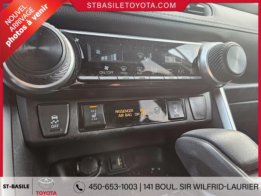 2019  RAV4 LE FWD SIEGES CHAUFFANTS CAMERA RECUL BLUETOOTH in Saint-Basile-Le-Grand, Quebec - 17 - w1024h768px