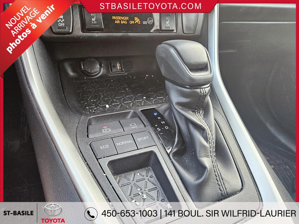 2019  RAV4 LE FWD SIEGES CHAUFFANTS CAMERA RECUL BLUETOOTH in Saint-Basile-Le-Grand, Quebec - 18 - w1024h768px