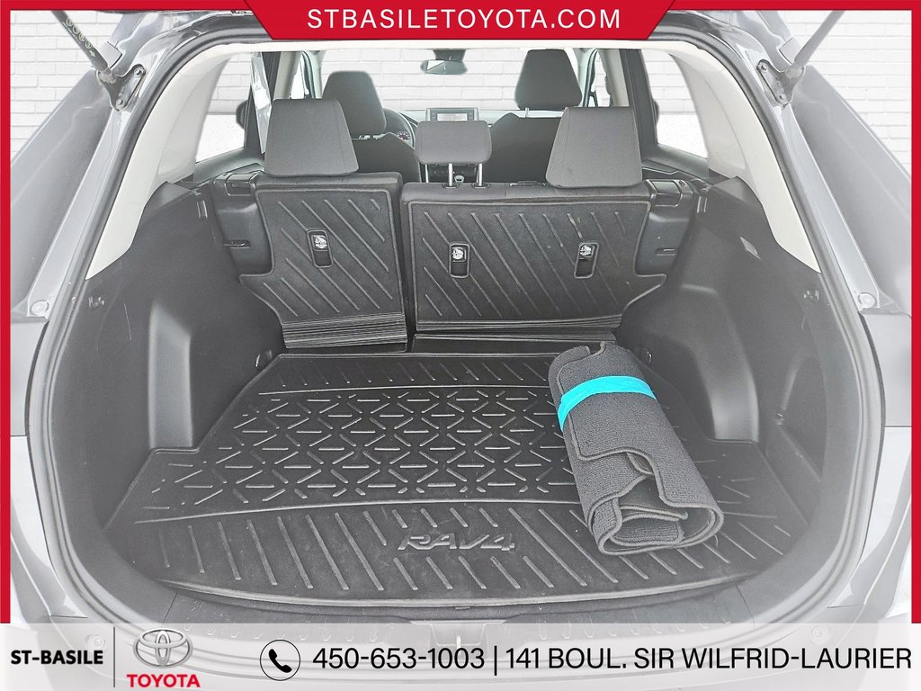 Toyota RAV4 LE FWD SIEGES CHAUFFANTS CAMERA RECUL BLUETOOTH 2019 à Saint-Basile-Le-Grand, Québec - 11 - w1024h768px