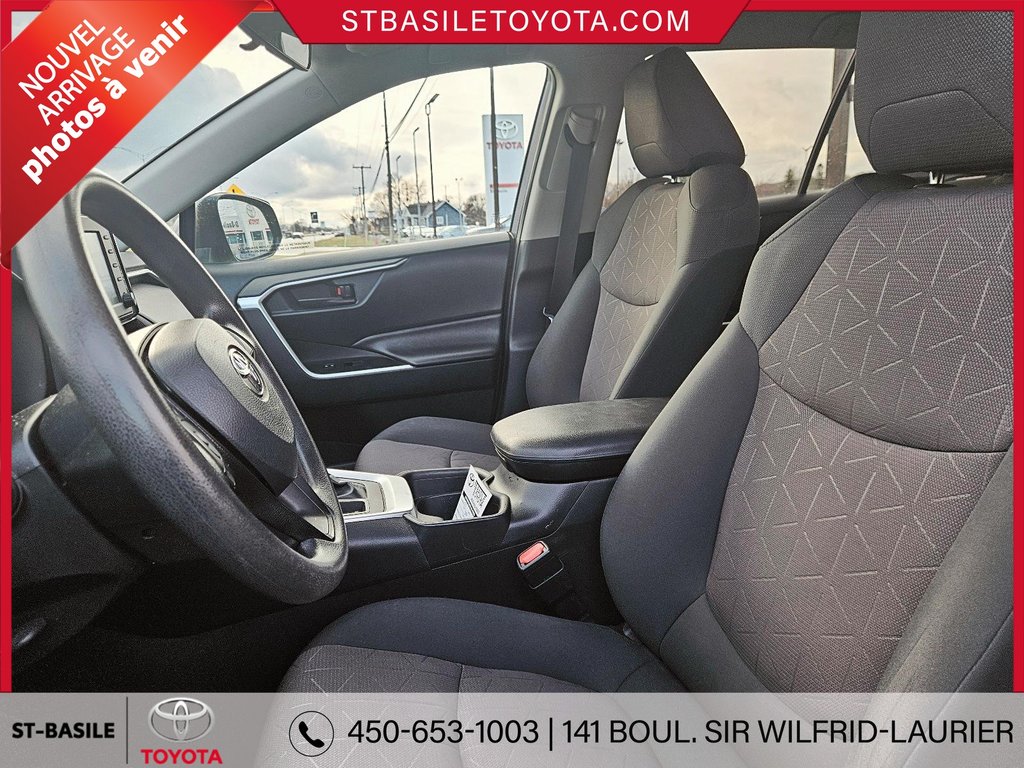 2019  RAV4 LE FWD SIEGES CHAUFFANTS CAMERA RECUL BLUETOOTH in Saint-Basile-Le-Grand, Quebec - 10 - w1024h768px