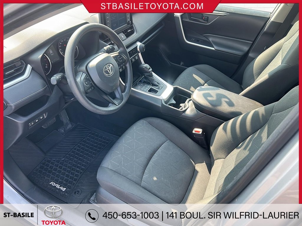 2021 Toyota RAV4 LE AWD SIÈGES CHAUFFANT BLUETOOTH in Saint-Basile-Le-Grand, Quebec - 12 - w1024h768px