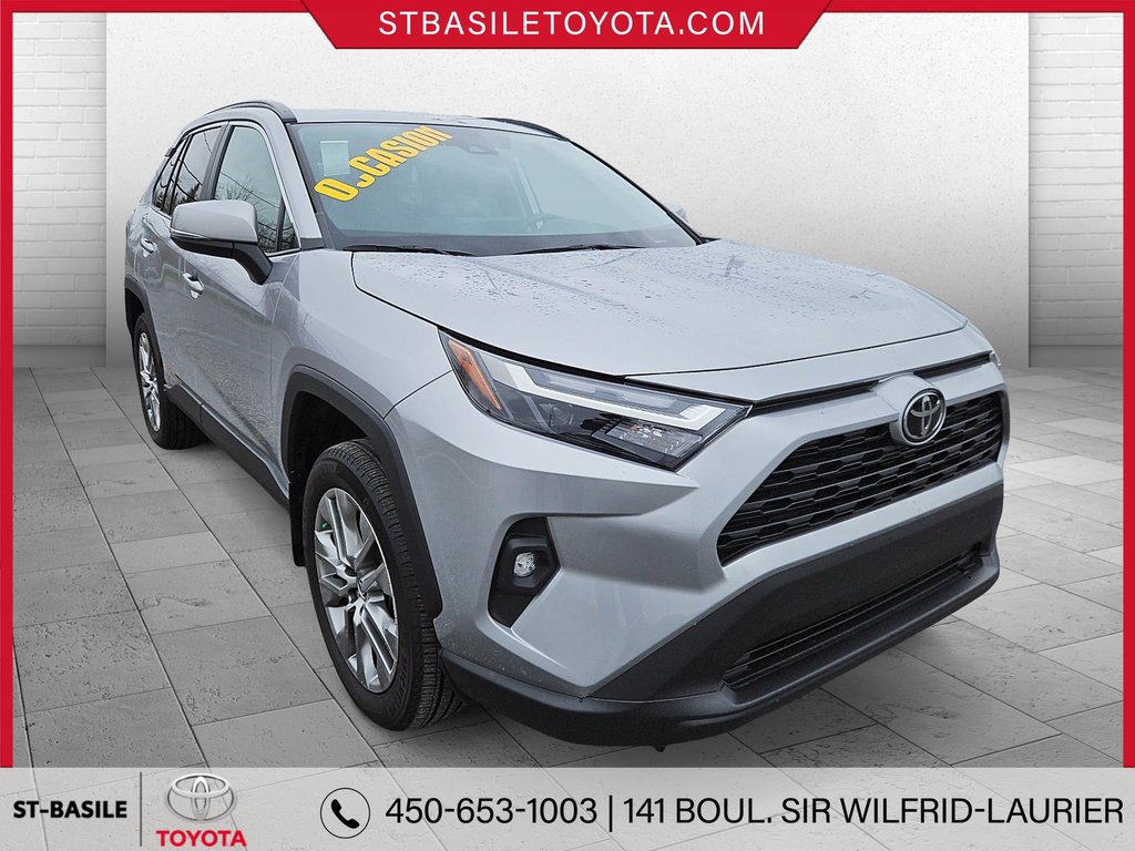 2022  RAV4 XLE PREMIUM AWD CUIR TOIT VOLANT/SIÈGES CHAUFFANTS in Saint-Basile-Le-Grand, Quebec - 3 - w1024h768px