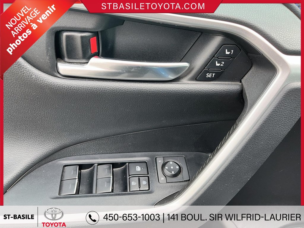 RAV4 Hybrid Hybrid XSE TECH CUIR GPS TOIT OUVRANT 2022 à Saint-Basile-Le-Grand, Québec - 12 - w1024h768px